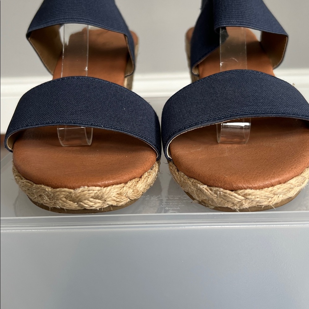 Tommy Bahama Sakura Espadrille Wedges - Picture 4 of 11